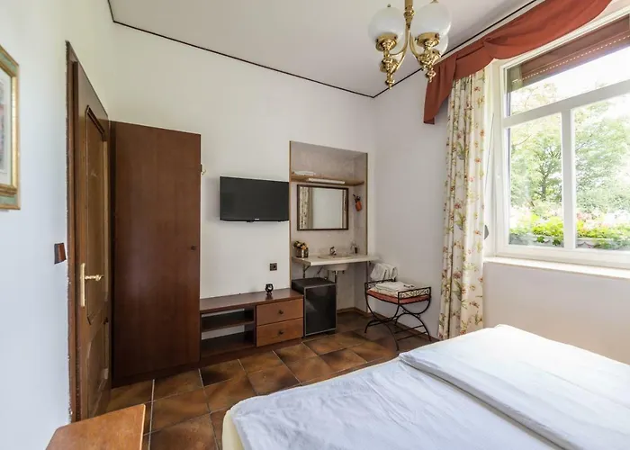 Pensión Neuwirth 3*