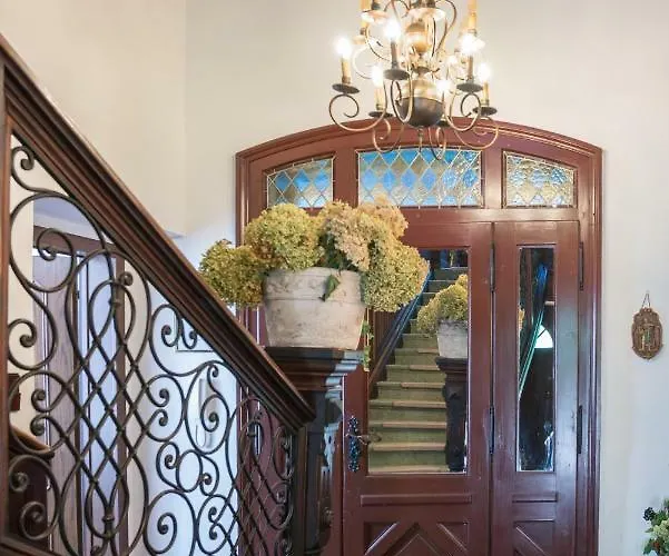 Pensión Neuwirth 3*